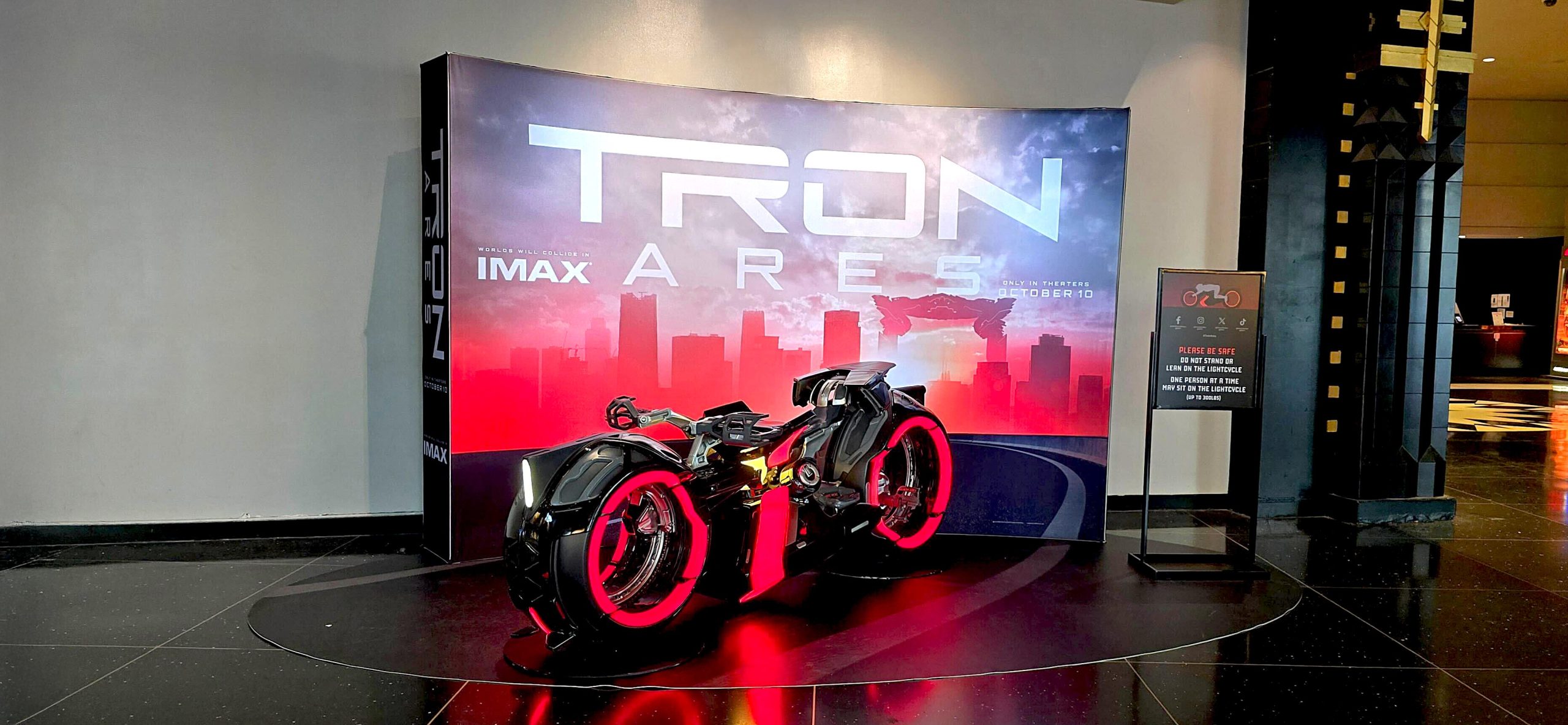 POP promotional graphics display